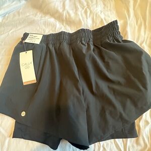 NWT Calia 2 in 1 Infinity Short w/Compression short. Black Sz S